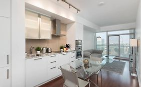 Executive 1 Bedroom Condo - Cn Tower & City View
